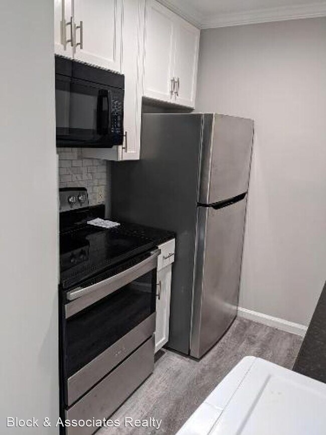Building Photo - 1 br, 1 bath House - 909 East David Street...