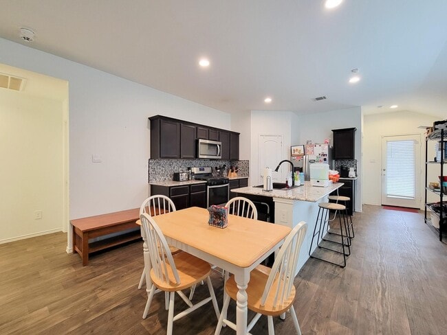 Building Photo - 14741 Hazel Br Dr