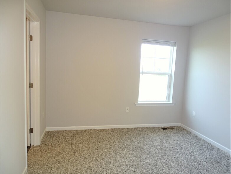 Building Photo - 26 Cobblestone Ct