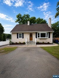 Building Photo - 533 Ramapo Valley Rd