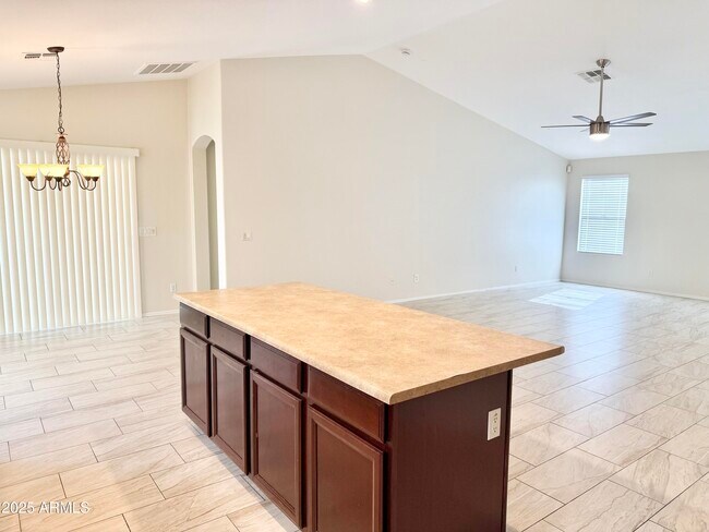 Building Photo - 13927 W Port Royale Ln