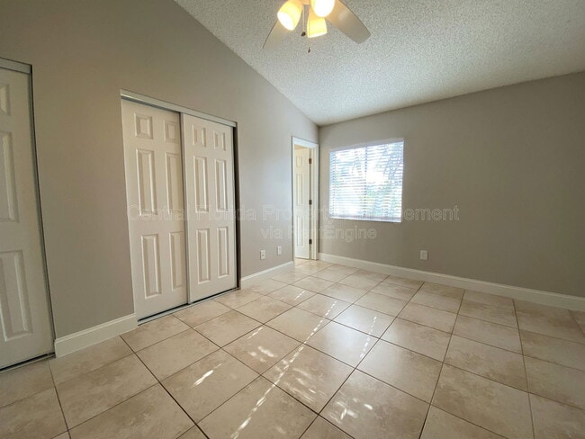 Building Photo - 281 Chicago Woods Cir
