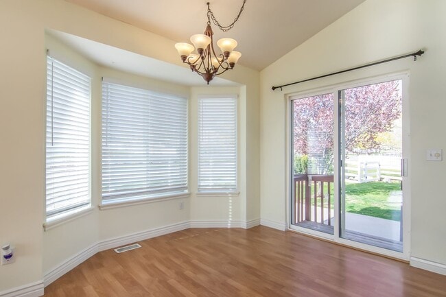 Building Photo - 5 Bedroom Home in Herriman; 2700 sq ft; Open Floor Plan