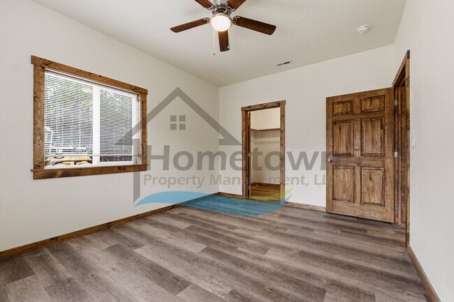 Building Photo - 130 Countryside Ln