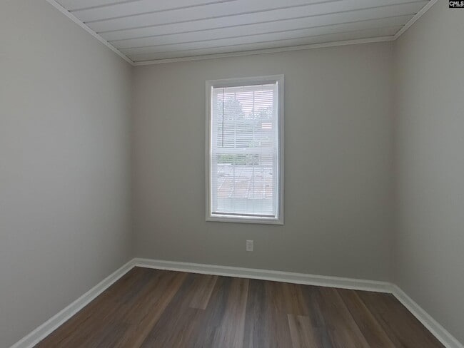 Building Photo - 337 Montclaire Ln
