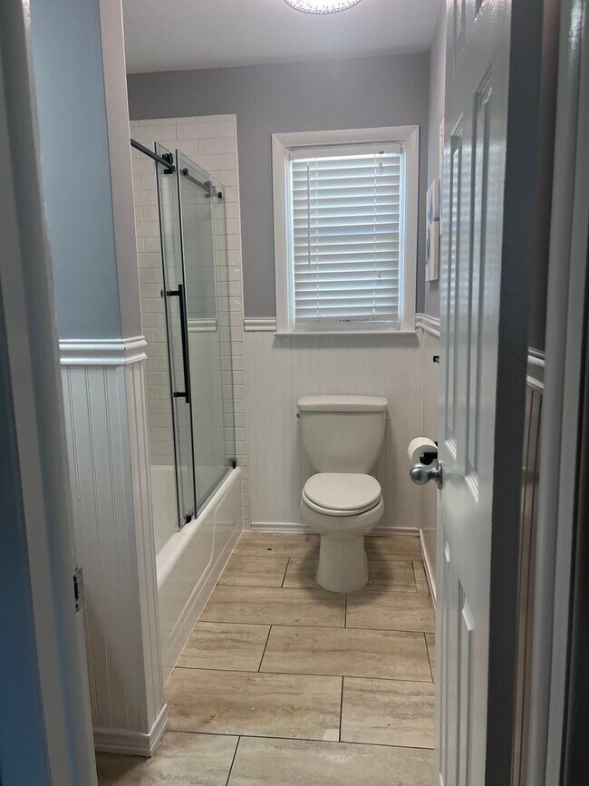 Building Photo - 724 Anna Pl