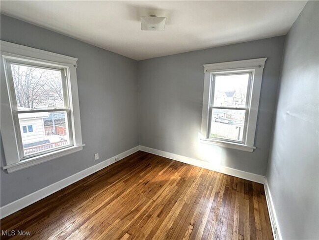 Building Photo - 4270 Valley Rd