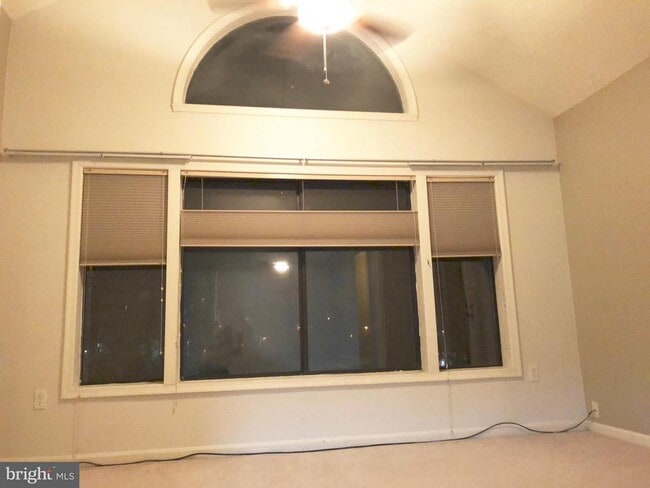 Building Photo - 916 Windbrooke Dr