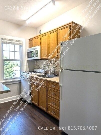 Building Photo - 1422 E State St