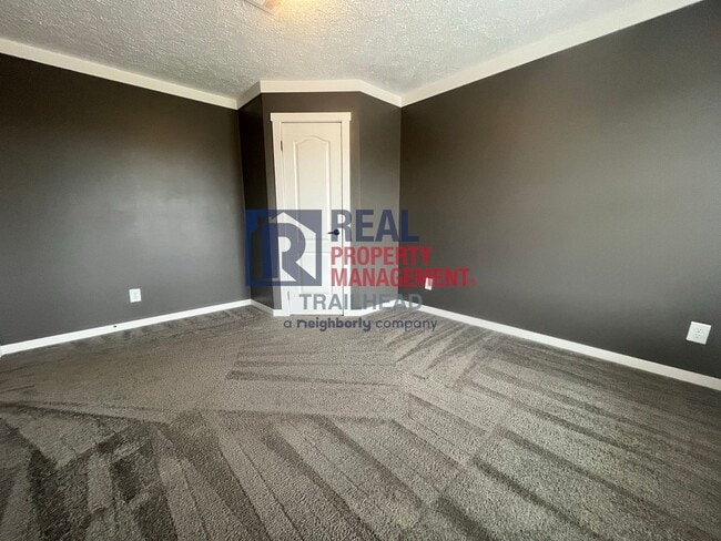 Building Photo - 3 Bed / 2 Bath Farmhouse Styled Home – Move In Ready