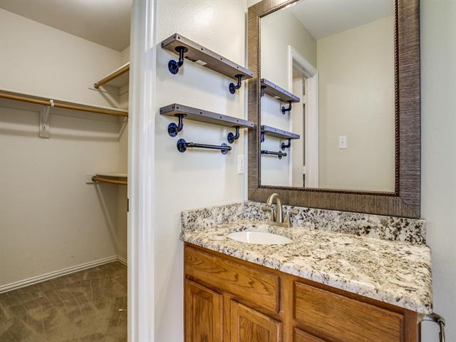 Building Photo - 129 Lipan St