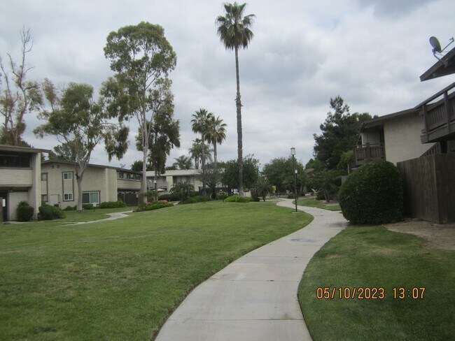 Building Photo - SPACIOUS 2 STORY CONDO