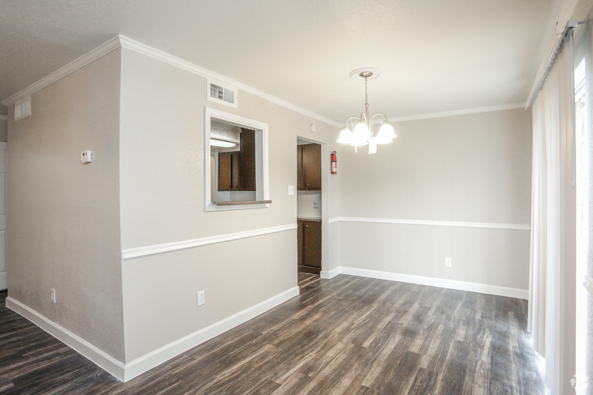 Dining Area - Huntington Village And Cambridge Crossing