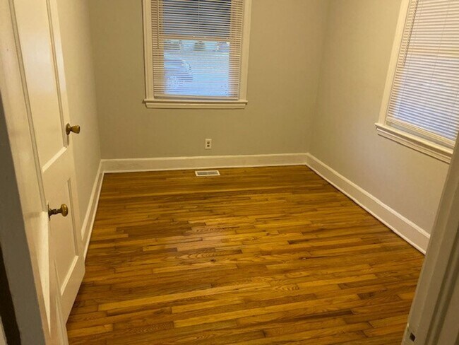 Building Photo - Rosewood Bungalow