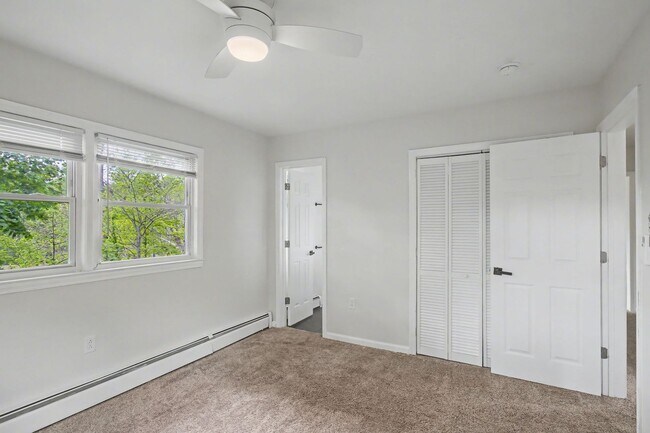 Building Photo - 415 Mountain View Rd