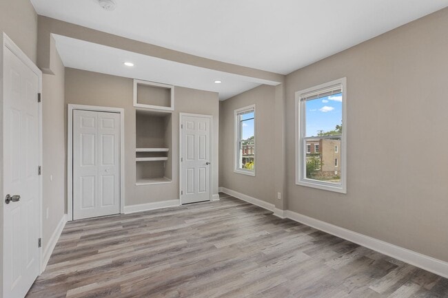 Building Photo - Newly Renovated 4-Bedroom Townhome for Rent