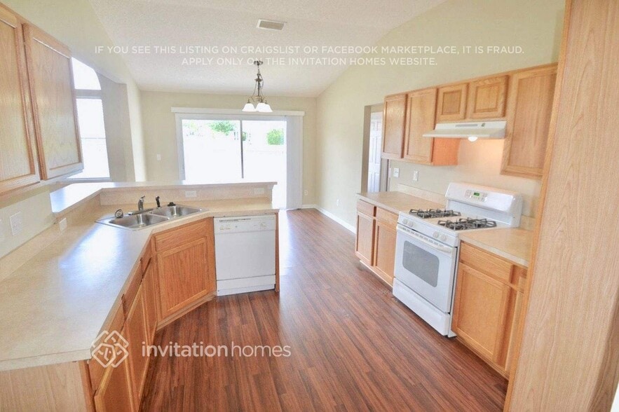 Building Photo - 12766 Dunns View Dr