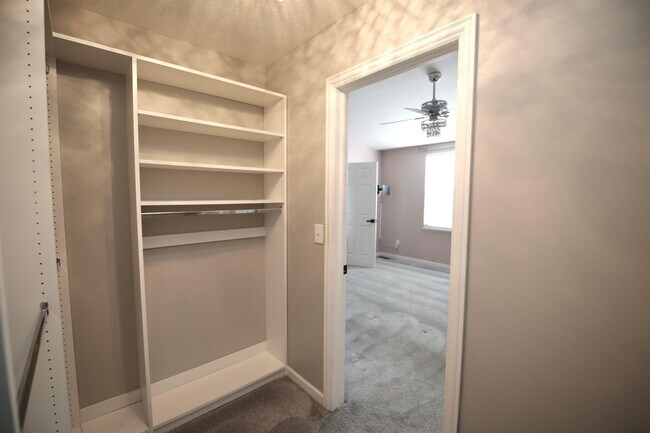 Building Photo - 7543 Ashley Meadow Dr