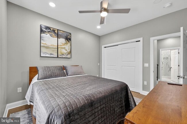 Building Photo - 2542 Arcadia St