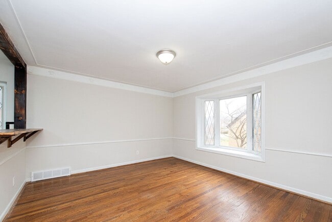 Building Photo - WESTWOOD - Freshly updated 4 bed 2.5 bath home