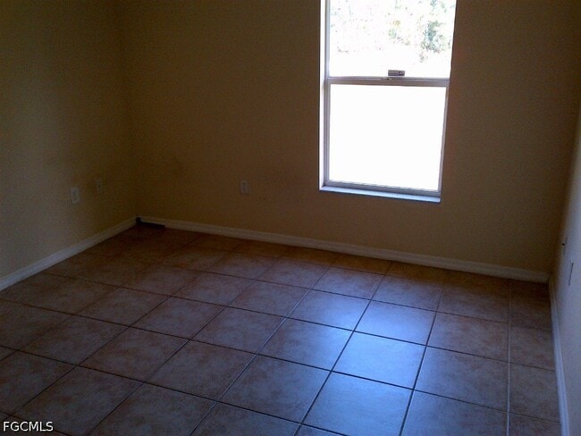 Building Photo - 622 Grant Ave