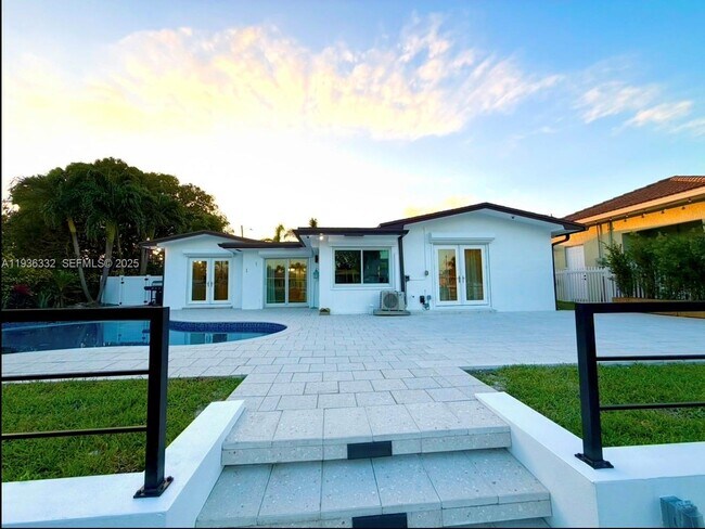 Building Photo - 806 Argonaut Is