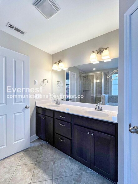 Building Photo - 5549 Prada Dr