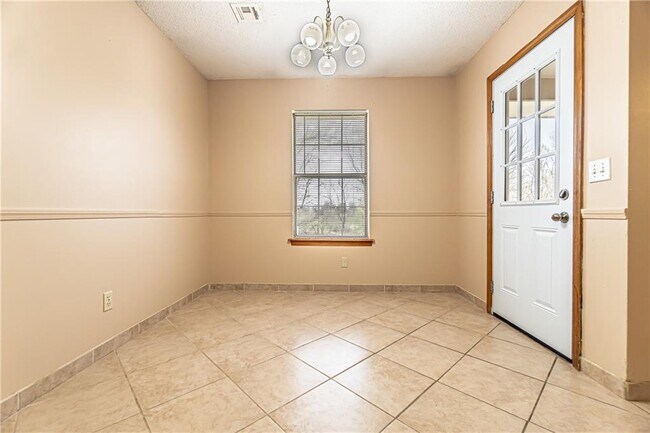 Building Photo - 1318 W Lela St