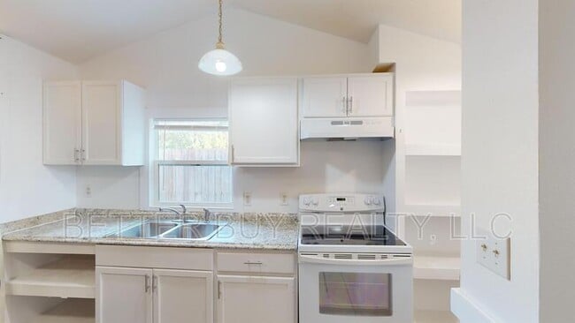 Building Photo - 300 N Church St