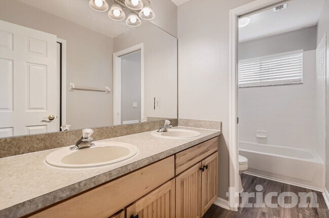 Building Photo - 5859 Autumn Chase Cir