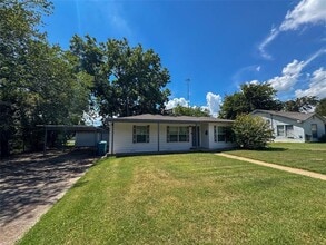 Building Photo - 910 S Austin St