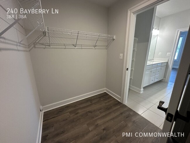 Building Photo - 240 Bayberry Ln