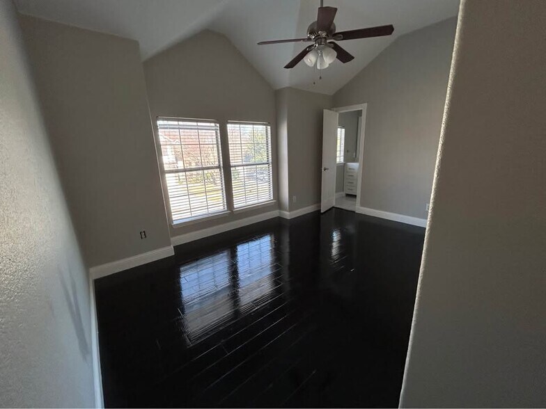 Building Photo - 416 Cypress Hill Dr