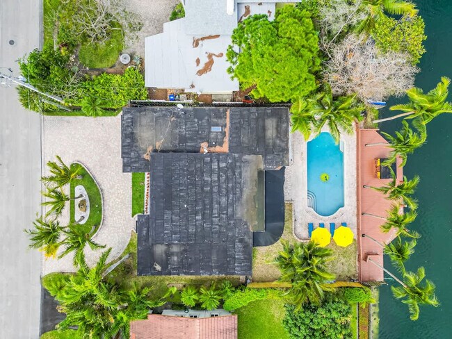 Building Photo - 1712 NE 18th Ave