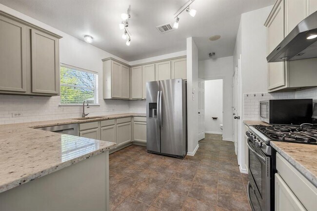 Building Photo - 1616 Kemah Dr