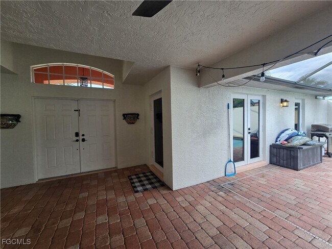 Building Photo - 2309 SW 27th St