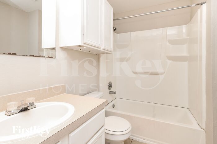 Building Photo - 15613 Martineau St