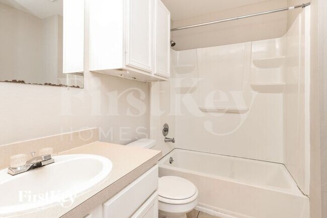 Building Photo - 15613 Martineau St