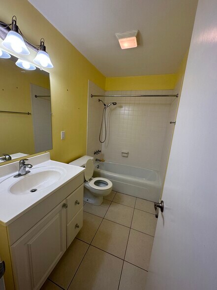 Building Photo - 1900 S Kanner Hwy