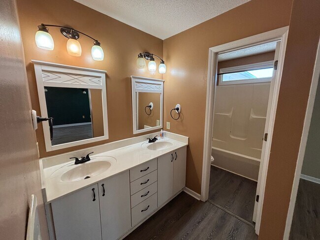 Building Photo - 5405 Beretta Way