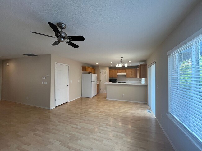 Building Photo - Freshly Painted!  Gorgeous Orenco Gardens ...