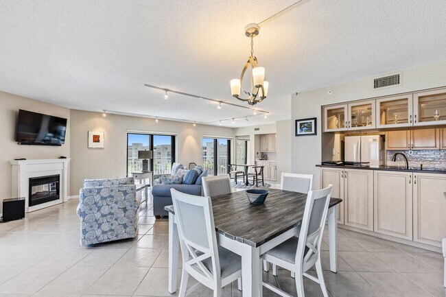 Building Photo - Fully Furnished Beautiful 2 Bedroom Seascape Towers Oceanfront Condo