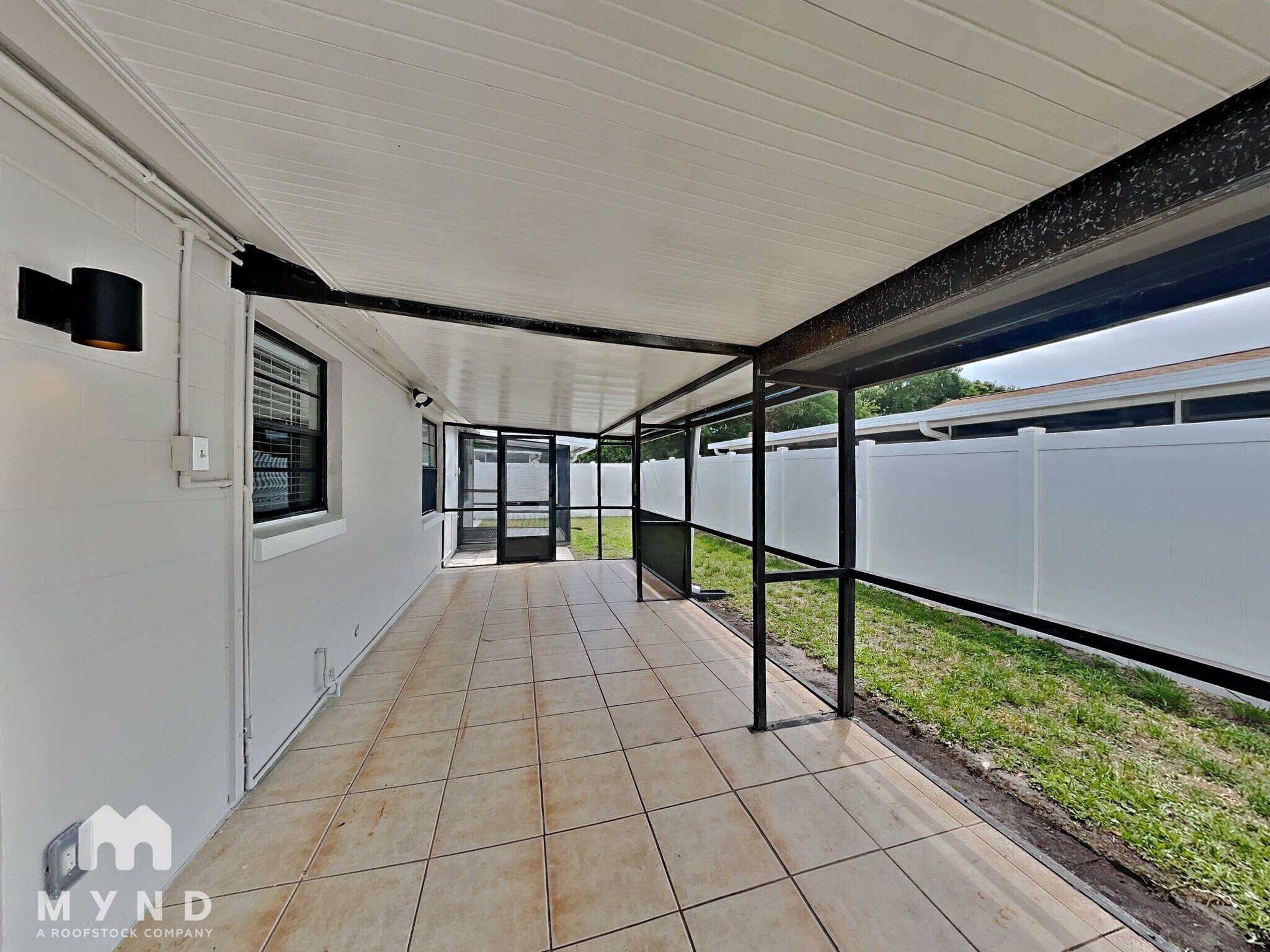 Building Photo - 9707 Paces Ferry Dr
