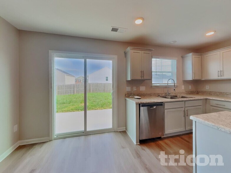 Building Photo - 6858 Keeneland Dr