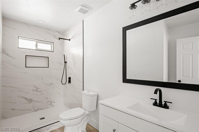 Building Photo - 623 N 10th St