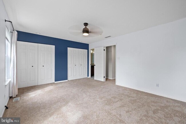 Building Photo - 328 Countryside Ct