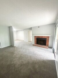 Building Photo - 601 Riverhill Cir