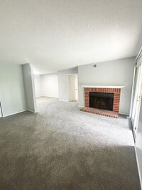 Building Photo - 601 Riverhill Cir
