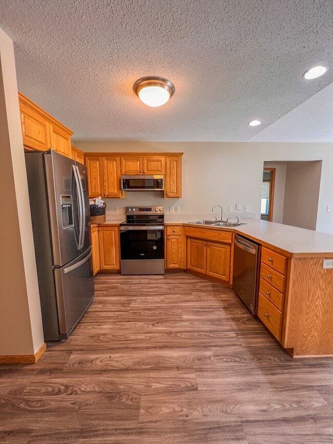 Building Photo - 2 Bedroom, 1.5 Bath Town Home