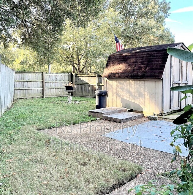 Building Photo - 4575 Buffer Dr